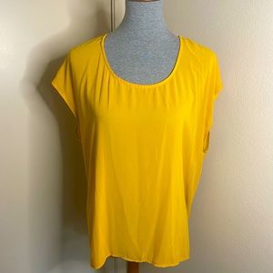 Beautiful Yellow Blouse w/twist back detail